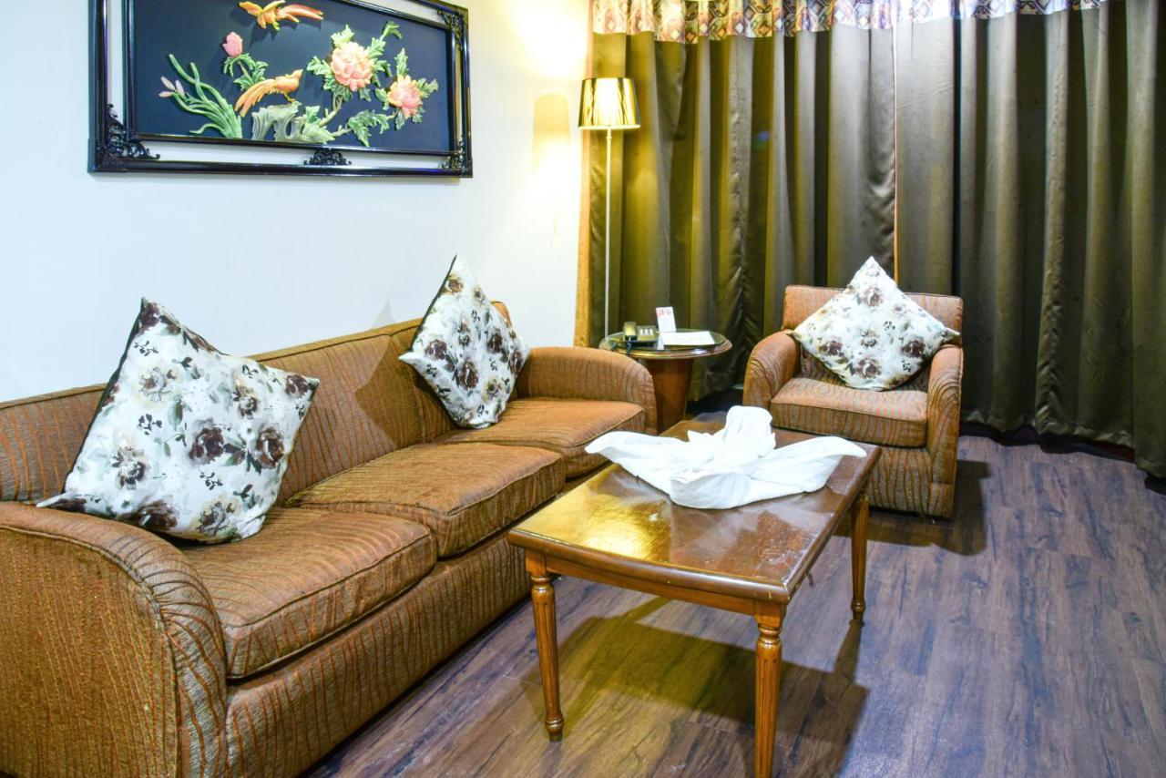 Quality Inn Residency Hyderabad Eksteriør billede